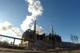 În plină criză energetică, Bolojan anunță că România riscă penalități mari dacă nu închide centralele pe cărbune