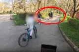 Reghin, terorizat de o gașcă de minori pe biciclete. Atacă oamenii pentru like-uri: imagini șocante