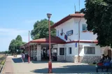 Tânără de 19 ani, lovită de tren în Gara Mangalia. Traversase cu căștile în urechi liniile printr-un loc nepermis