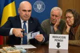 Bolojan ia de la pensionari pentru salariile bugetarilor. Cu cât scad pensiile dacă se extinde CASS?