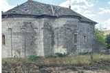 Incendiu lângă o biserică monument istoric din Vaslui. Au ars 1.500 de metri pătrați de vegetație uscată