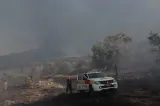 Un nou incendiu masiv de vegetație a izbucnit în apropiere de capitala Greciei. Autoritățile au evacuat un sat-FOTO