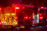 Un bărbat a murit și o femeie a ajuns la spital după un incendiu izbucnit într-un bloc din Vâlcea. Zece locatari s-au autoevacuat