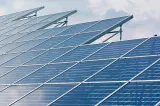 APCE cere TVA 0% pentru sistemele fotovoltaice și bateriile de stocare, după modelul Germaniei