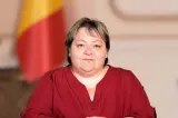 Ramona Lovin (deputat AUR): „Guvernul Bolojan propune suspendarea burselor sociale ale elevilor în perioadele de vacanță. Cer aplicarea aceleiași măsuri și în cazul indemnizațiilor parlamentarilor”
