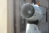 Au scos un utilaj folosit doar iarna și l-au pus în centrul orașului. Metoda inedită prin care Primăria Brașov luptă cu canicula