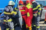 Accident grav în Hunedoara: microbuz cu nouă persoane, între care cinci copii, lovit de un TIR: trei răniți
