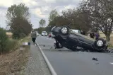 Tragedie în Bihor: un șofer a murit după ce mașina s-a răsturnat de mai multe ori. Traficul a fost blocat