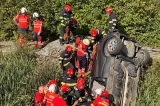 Accident grav în județul Iași. O mașină a căzut de pe pod într-un canal. Două femei, implicate