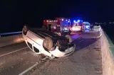 Accident grav pe barajul Mihăilești. Trei tineri au ajuns la spital după ce mașina s-a răsturnat pe plafon