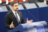 Adrian Axinia (europarlamentar AUR/ECR): „PNL și USR au dus cazul Fritz la Bruxelles și au pus în pericol 770 de milioane de euro care aparțin României”
