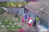 Adolescentă de 14 ani, bătută de o vecină sub ochii tatălui