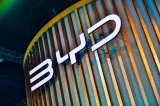 UE cere Chinei să limiteze exporturile de mașini hibride. Bruxelles-ul vrea să evite un nou conflict comercial