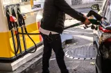 Motorina atinge un record istoric în Marea Britanie. Prețul unui litru se apropie de pragul de două lire