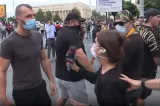 Doi membri AUR, arestați după instigarea la violență la protestul ciobanilor. Unul dintre ei a agresat echipa Realitatea Plus