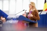 Gabriela Firea propune un „majorat digital” în UE și bani mai mulți prin Erasmus+ pentru elevii români