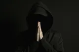 Vocea poate fi clonată, iar numărul afișat poate fi fals. Noua metodă de fraudă care se extinde în România