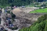 Noi imagini din Nepal arată proporțiile uriașe ale viiturii din Himalaya
