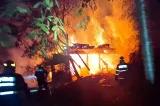 Incendiu puternic la Fălticeni. O anexă gospodărească a fost cuprinsă de flăcări