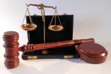 Scandal de poluare în Sebeș: două firme și doi responsabili de mediu, trimiși în judecată. Emisiile de formaldehidă au depășit de peste 3 ori limita
