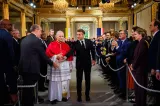 Papa Leon a ajuns în Franța. Suveranul Pontif a fost prmit de Emmanuel Macron și a ținut un discurs la Notre Dame