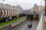 Bărbat mort după ce ar fi căzut de pe podul de la Obor. Poliția încearcă să-l identifice