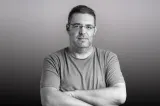 Doliu uriaș printre jurnaliști. A murit Patrick André de Hillerin, fondator al Academiei Cațavencu