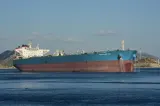 Navele comerciale au ajuns să își pună cauciucuri și plase pentru a se apăra de dronele din Marea Neagră