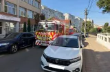 Alertă în municipiul Iaşi. Recipient inscripţionat „SO₂” şi două pisici decedate, descoperite în curtea unei şcoli