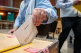 Suedia votează sub presiune. Stânga vrea puterea, iar extrema dreaptă poate ajunge pentru prima dată la guvernare
