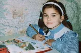 O recunoști pe fetița cu ochii verzi din fotografie? Astăzi este una dintre cele mai iubite artiste din România