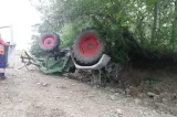 Tragedie în Bistrița-Năsăud. Un bărbat de 32 de ani a murit după ce s-a răsturnat cu tractorul