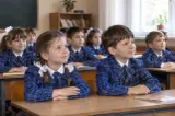 Uniforma școlară revine în învățământul preuniversitar. Senatul a adoptat legea care prevede obligativitatea pentru toți elevii
