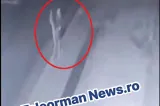 Teleorman: Adolescentă de 15 ani, în comă după ce a fost lovită în plin de o dubă: fata își ținea fratele de 3 ani în brațe