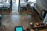 Tânără de 20 de ani, reținută de polițiști după ce ar fi agresat mai multe femei. Victimele au povestit prin ce au trecut