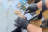 Turc prins cu aur de peste 50.000 de lei ascuns pe corp. 77 de grame erau în pachete lipite cu bandă adezivă