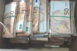 Două ucrainence au pierdut 630.000 de euro după ce au încercat să treacă ilegal granița în România. Unde au ascuns banii