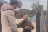 Bătrânețe în lacrimi și lipsuri. Strigătul disperat al unei femei abandonate în sărăcie: ”Mor de foame!”