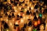 Ziua morților pe 1 noiembrie: Luminația și tradițiile catolice