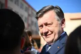 Crin Antonescu: Ilie Bolojan și PNL au intrat într-o „mică mare încurcătură”. Ce spune despre votul pentru noul Guvern