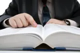 „Maxxing”, cuvântul anului 2026 ales de Dictionary.com. Ce înseamnă termenul popular în rândul tinerilor