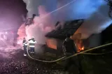Incendiu în Harghita: trei locuințe, cuprinse de flăcări. Acoperișurile, afectate pe 200 de metri pătrați