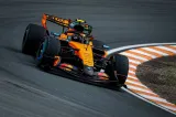 McLaren vinde cinci monoposturi F1: de la Ayrton Senna la Brad Pitt