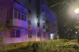 Incendiu puternic într-un bloc din Mediaș! 45 de persoane au fost evacuate