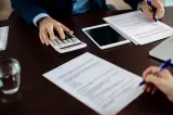 Ai un credit? Se schimbă regulile. Ce ar putea fi obligat IFN-ul de unde ai luat banii să facă în 5 zile