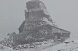 Ninge la Vârful Omu. Imagini spectaculoase după răcirea bruscă a vremii în România -VIDEO
