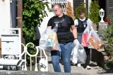 Razie în vila unor români din Germania. Mașini de lux, bijuterii și bani cash, ridicate de anchetatori
