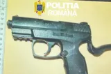 Percheziții în București într-un dosar de proxenetism. Doi bărbați ar fi închiriat o locuință și ar fi atras clienți prin aplicații online