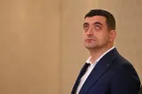 Cum a ajuns Simion să îi atace pe oamenii care l-au susținut. Dubla măsură cu aliații săi