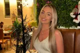 A vrut să fie cea mai bronzată dintre prietenele ei, dar a murit la 30 de ani. Povestea tinerei care a mers la solar de la 15 ani